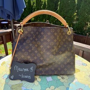 Louis Vuitton Artsy MM Monogram Bag